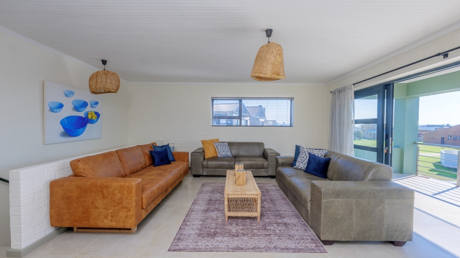4 Bedroom Property for Sale in Struisbaai Western Cape